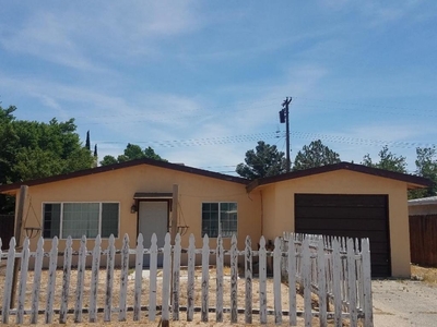3234 Gregory Dr, Mojave, CA