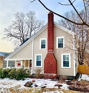 18 Maple Ave, Collinsville, CT