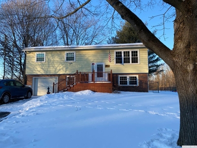 78 Coventry Ct, Voorheesville, NY