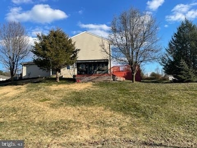 102 Groffdale Rd, Quarryville, PA
