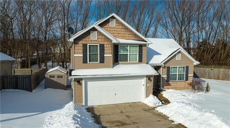 1452 Apple Ct, Akron, OH
