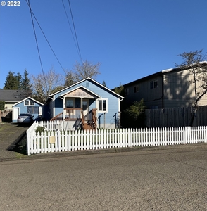 1080 W 12th St, Coquille, OR