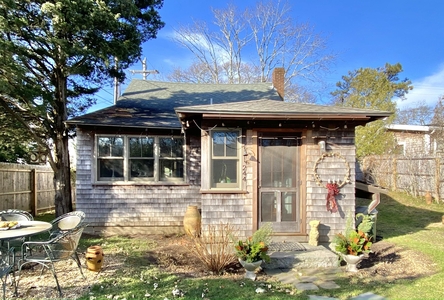 244 State Rd, Vineyard Haven, MA