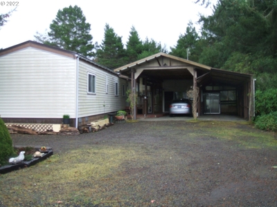 159 Outer Dr, Florence, OR