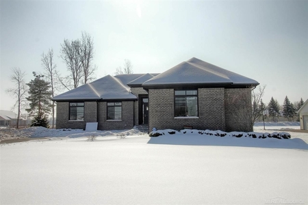7122 25 Mile Rd, Shelby Township, MI