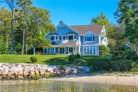 9 Waters Edge Rd, Westerly, RI