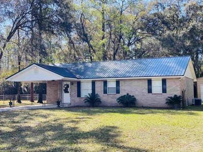 111 Woodgate Dr, Perry, FL
