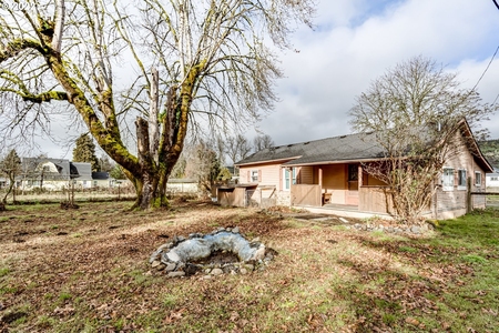 88358 Page Ln, Springfield, OR