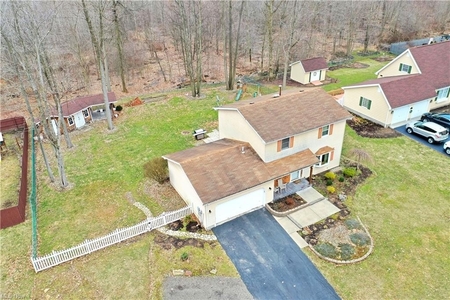 336 S Colonial Dr, Cortland, OH