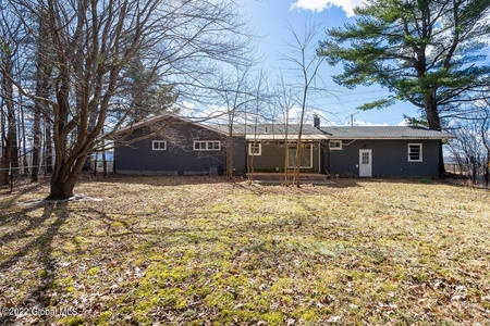 6336 Hawes Rd, Altamont, NY