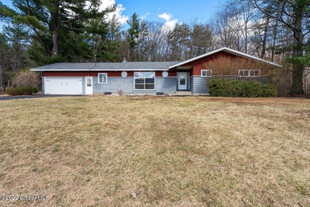 6336 Hawes Rd, Altamont, NY