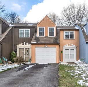 21 Monmouth Dr, Cranberry Township, PA