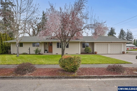 310 N Larch Ave, Stayton, OR