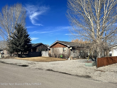 421 S Ashley Ave, Pinedale, WY