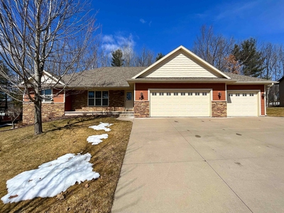 2004 Fawn Ave, Schofield, WI
