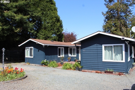 1662 Newmark Ave, Coos Bay, OR