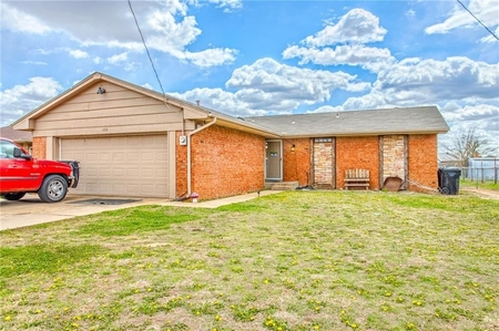 906 Nw 33rd St, Moore, OK