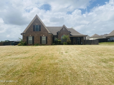 3777 Marcia Louise Dr, Southaven, MS
