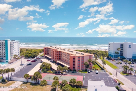 220 Young Ave, Cocoa Beach, FL