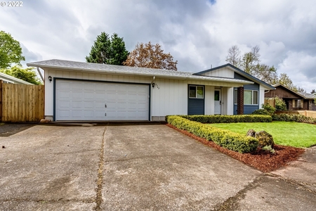 5769 E St, Springfield, OR