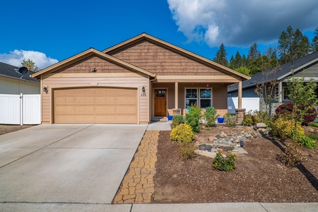 108 Westbrook Dr, Rogue River, OR