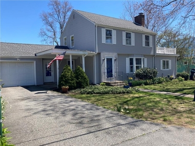 36 Bayberry Ln, Groton, CT