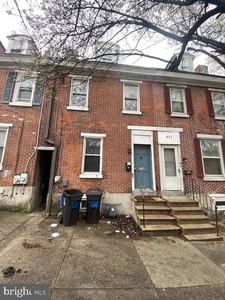 158 W Airy St, Norristown, PA
