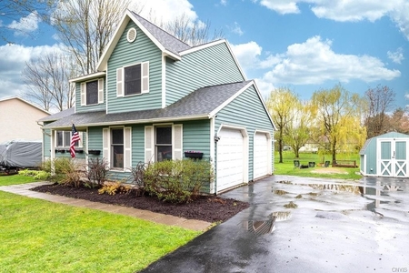 409 Deer Run Dr, Central Square, NY