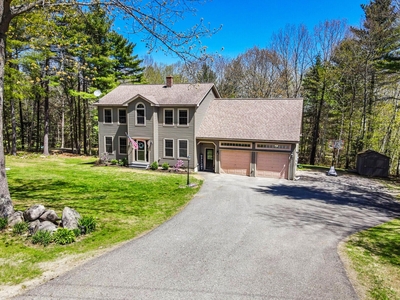 89 Axtell Dr, Oakland, ME
