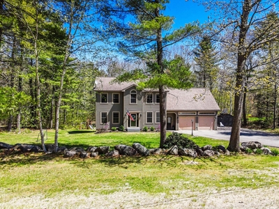 89 Axtell Dr, Oakland, ME