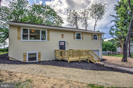 250 Hilldale Rd, Pequea, PA