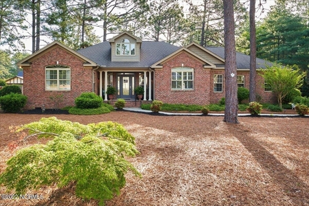 125 Forest Glen Rd, Southern Pines, NC