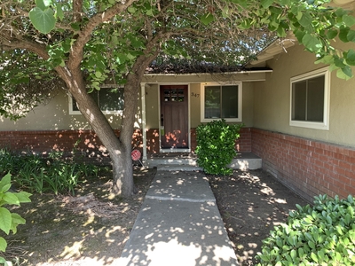 347 N Newcomb St, Porterville, CA
