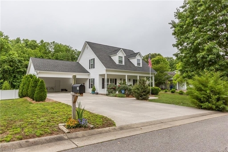 117 Meadow Stone Ln, Mount Airy, NC