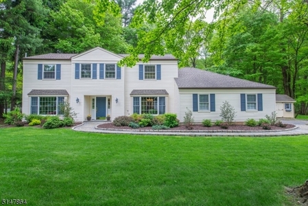 21 Parkview Rd, Long Valley, NJ