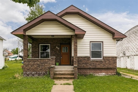 302 7th Ave, Clarence, IA