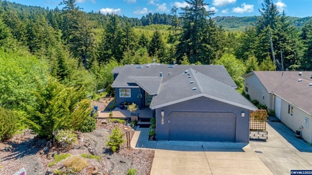 720 Se Winchell Dr, Depoe Bay, OR