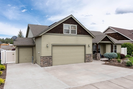 4013 Sw Tommy Armour Ln, Redmond, OR