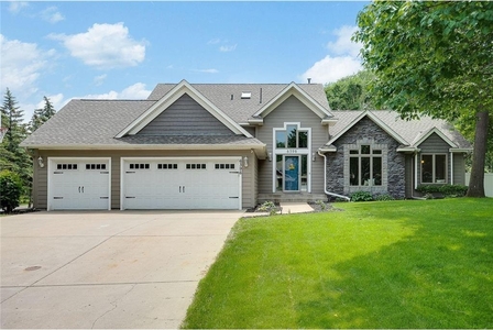 6396 Painted Turtle Rd, Circle Pines, MN