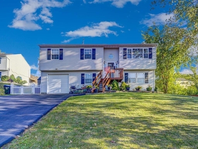 1 Danielle Ct, Middletown, NY
