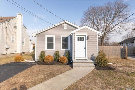 23 Vernon St, Patchogue, NY