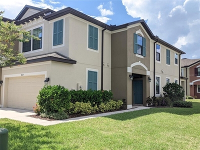 11427 Crowned Sparrow Ln, Tampa, FL