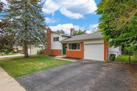 1678 Clifford St, Glendale Heights, IL