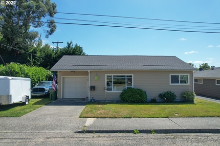 164 S 9th St, Coos Bay, OR