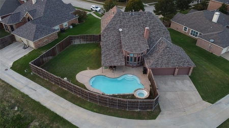 933 Crestview Dr, Coppell, TX