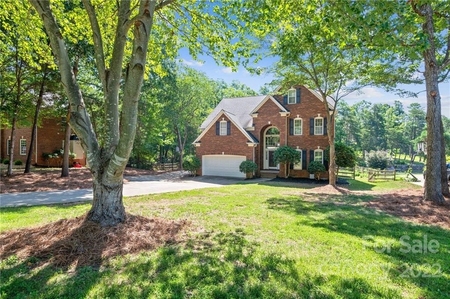 422 Catalina Dr, Mooresville, NC