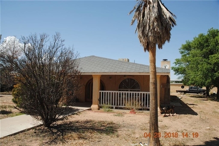 928 Mike Ct, Chaparral, NM