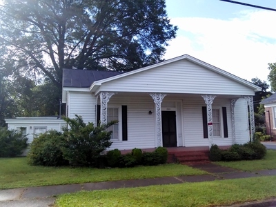 200 N Sycamore St, Fremont, NC