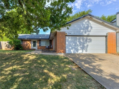 2418 Weatherford Dr, Norman, OK