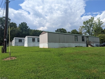 109 Sheets Park Ln, Mount Airy, NC
